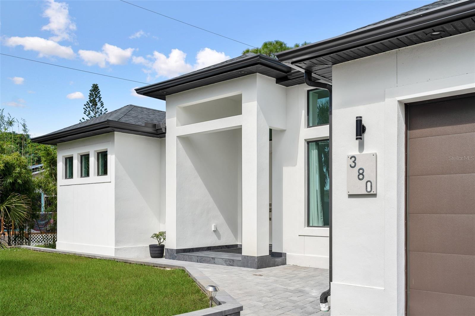 SOUTH VENICE - Residential