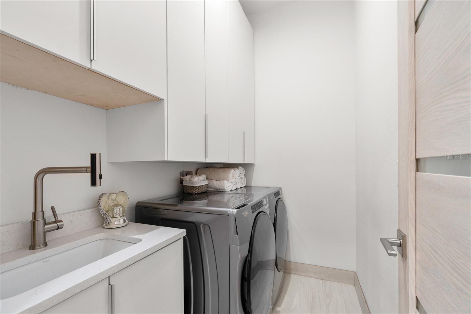 SOUTH VENICE - Residential