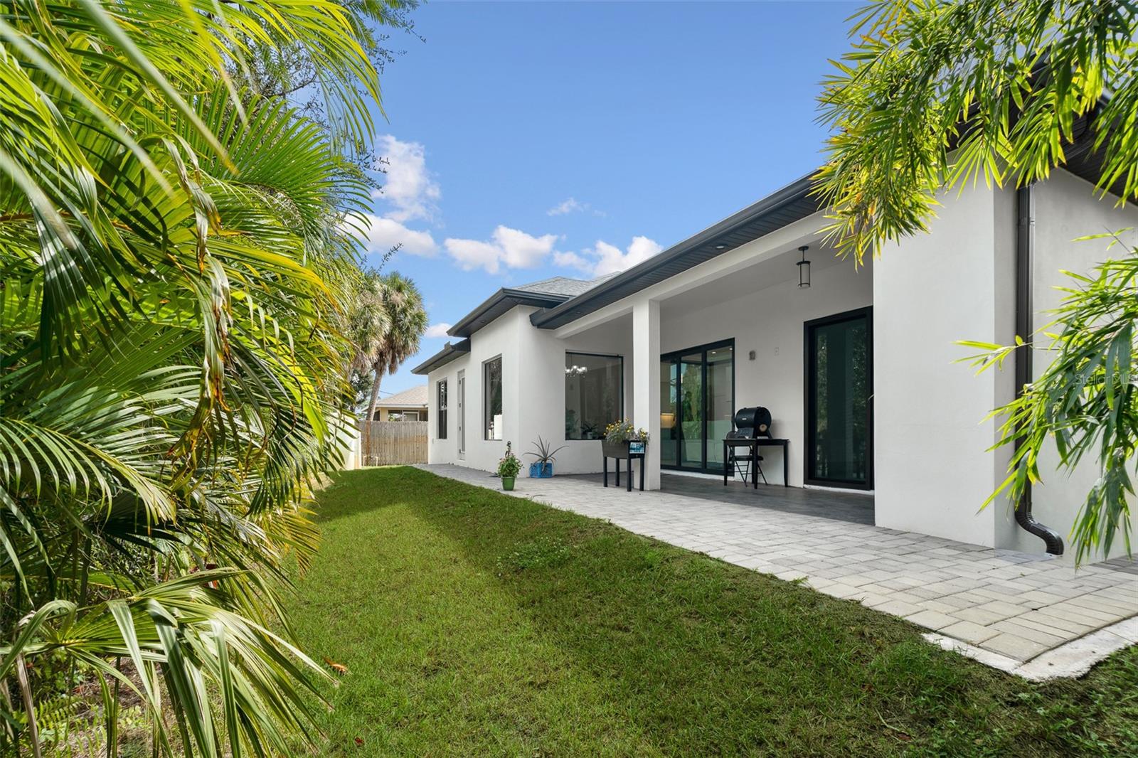 SOUTH VENICE - Residential