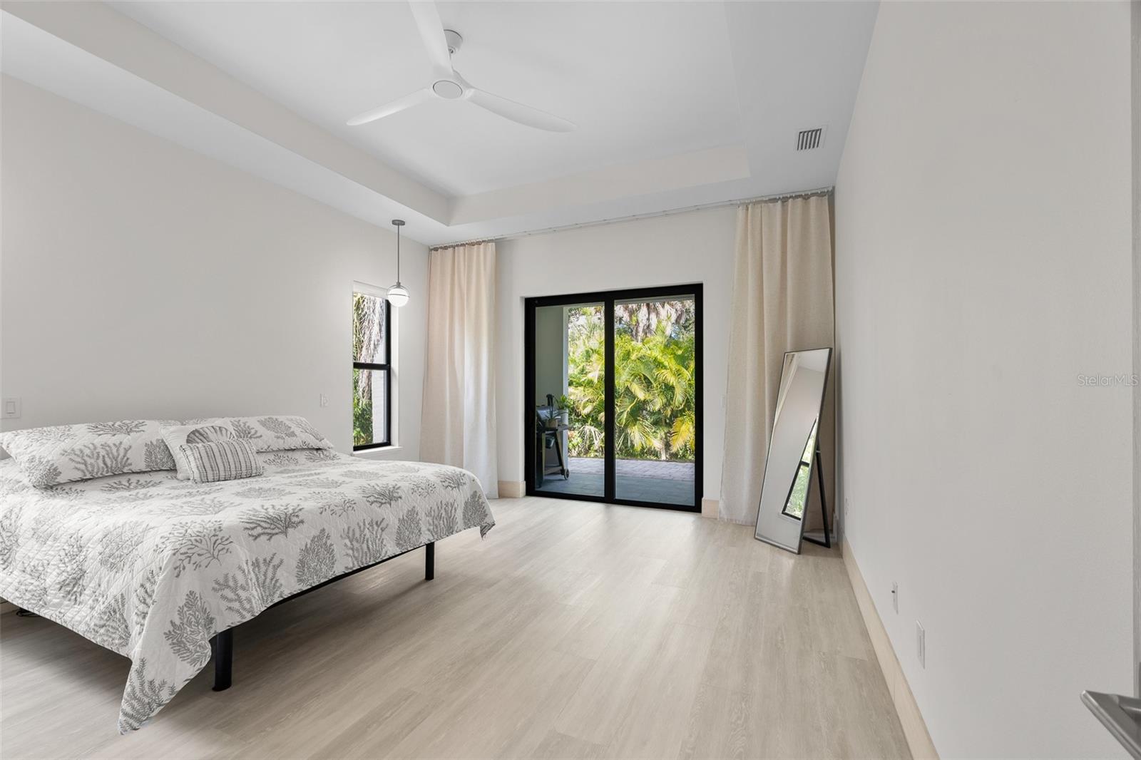 SOUTH VENICE - Residential