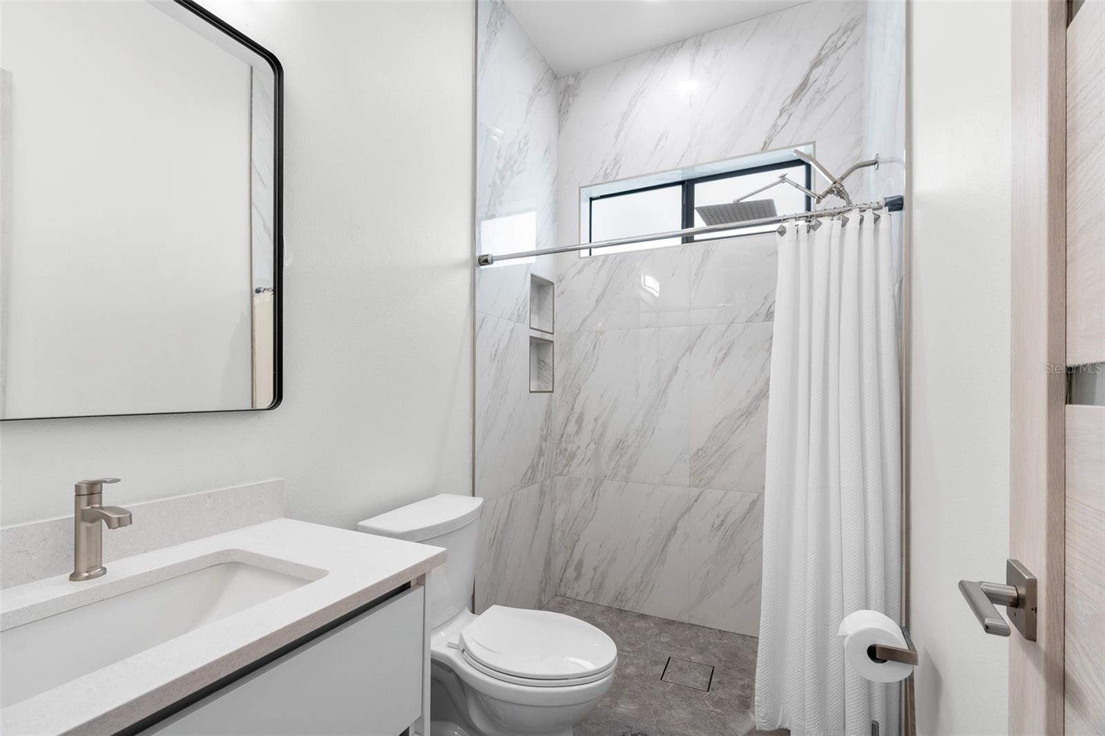 SOUTH VENICE - Residential