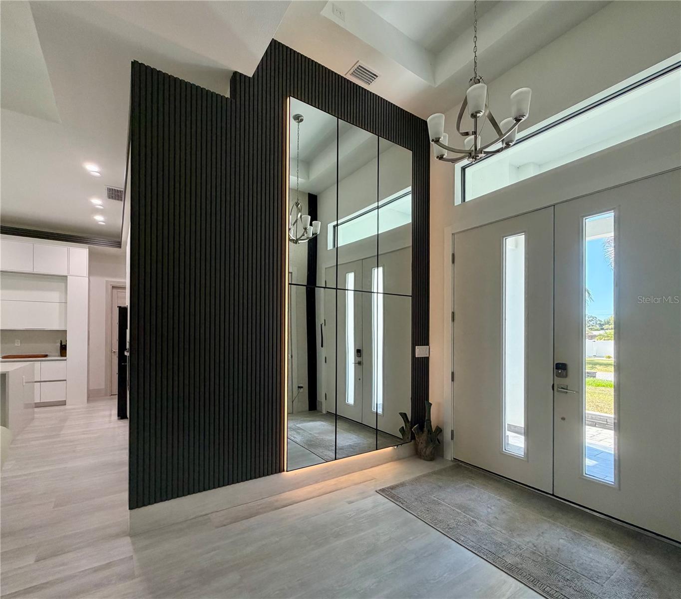 SOUTH VENICE - Residential