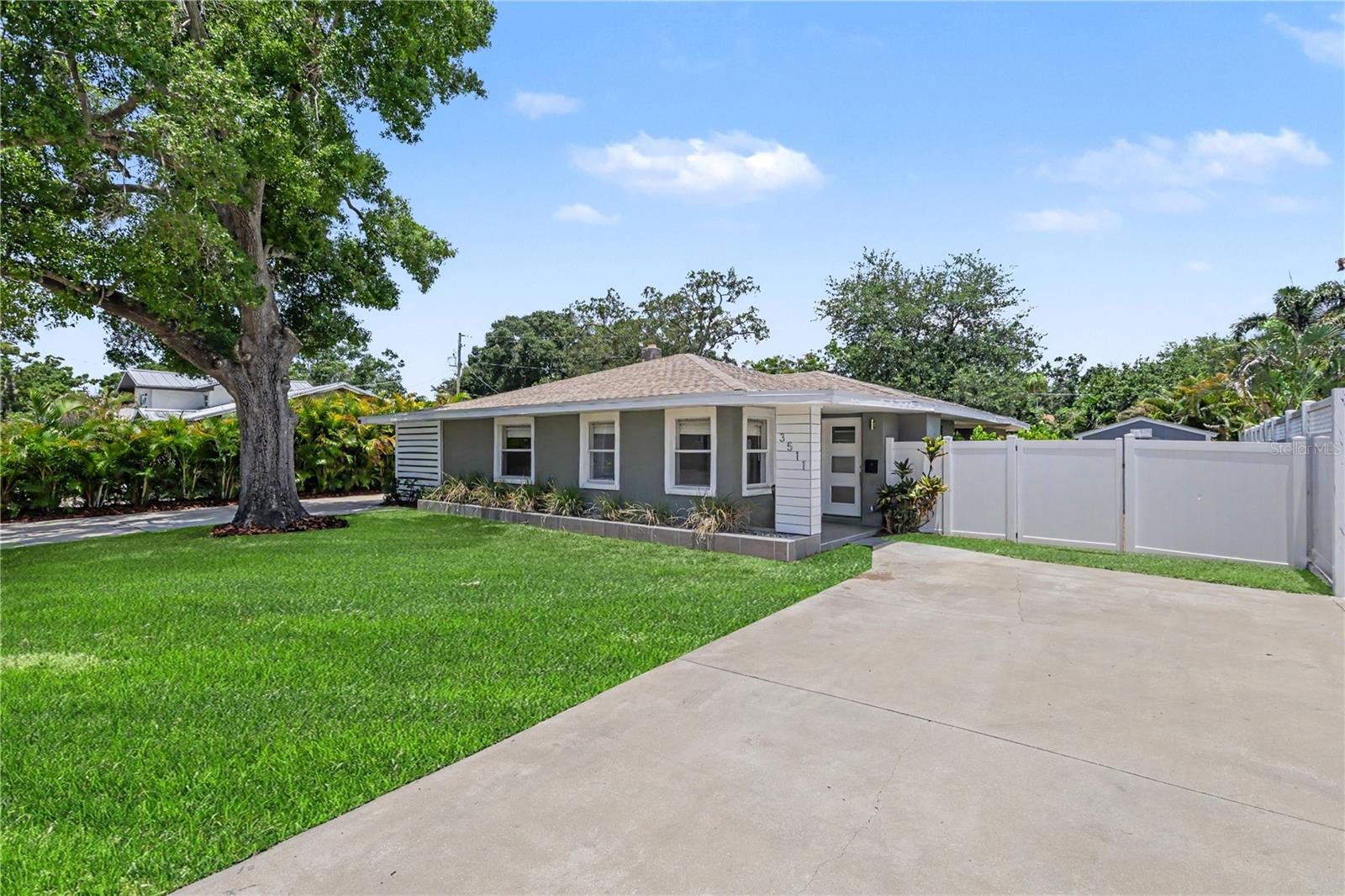 3511 W AZEELE STREET