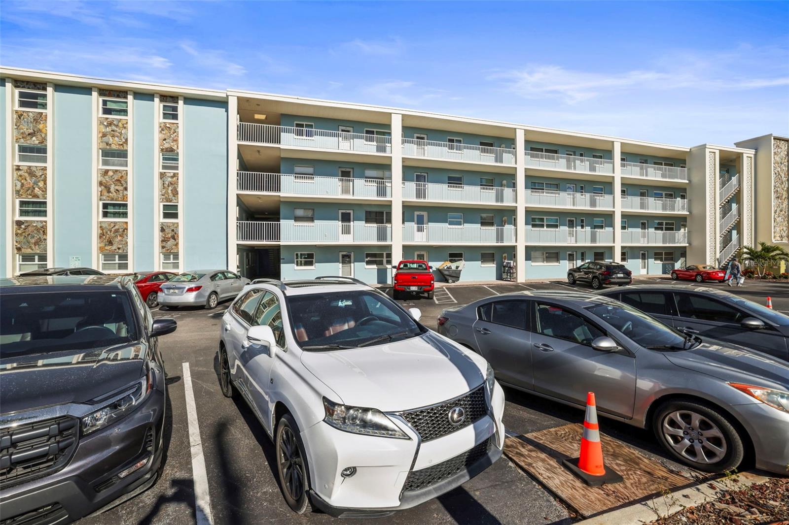 SYLVETTE CONDO - Residential