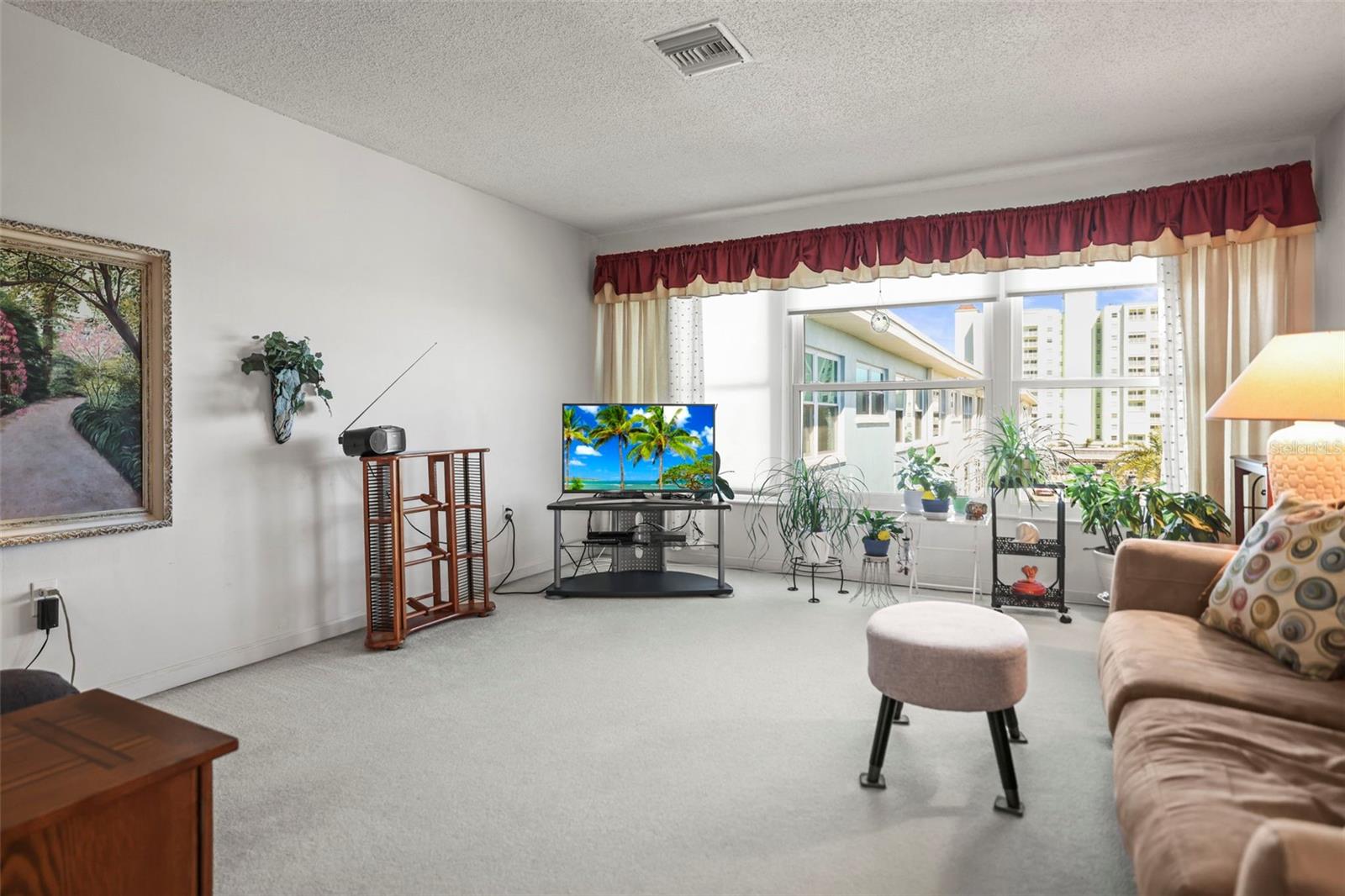 SYLVETTE CONDO - Residential