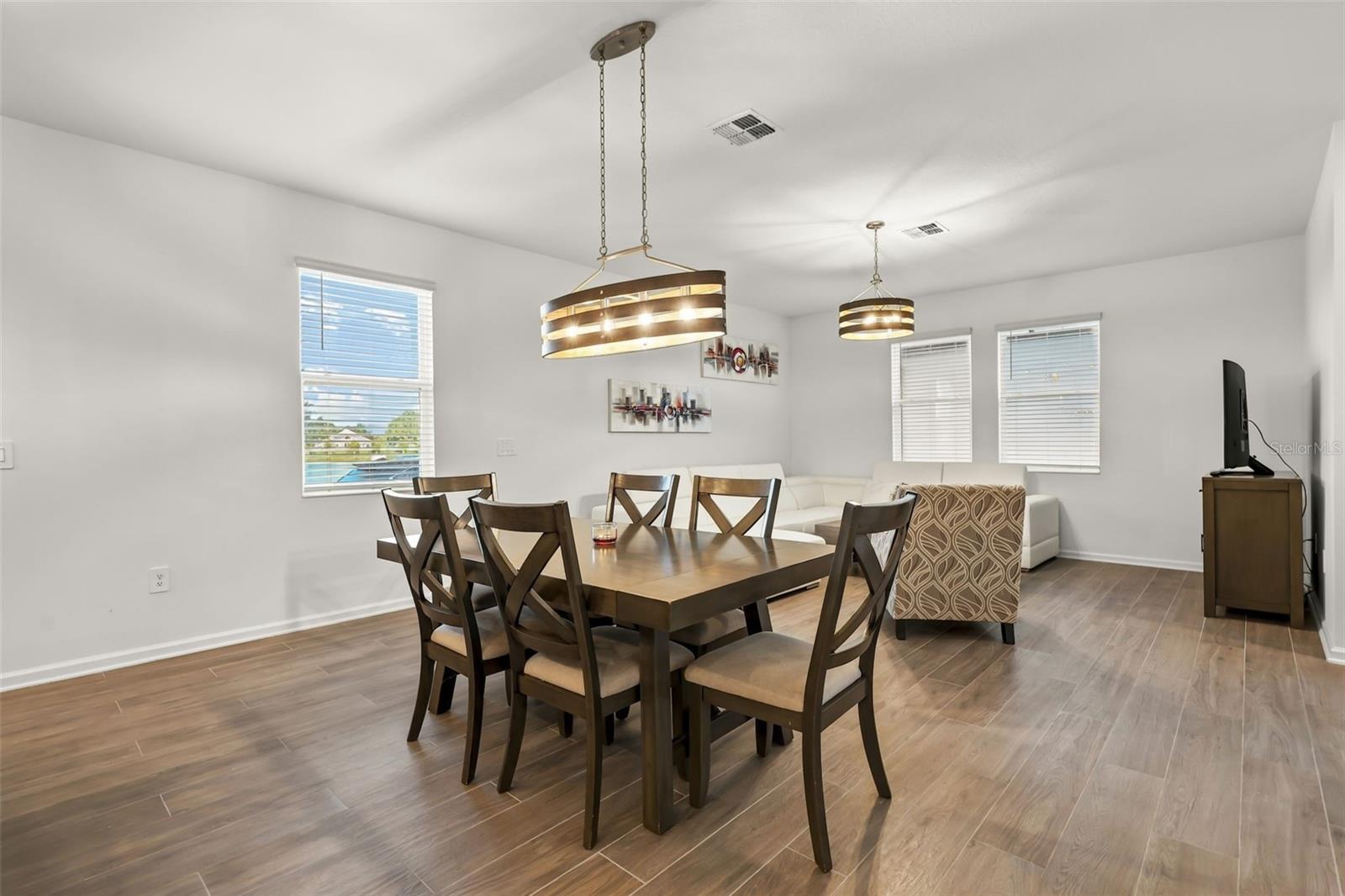 1543 CROSS PRAIRIE PARKWAY