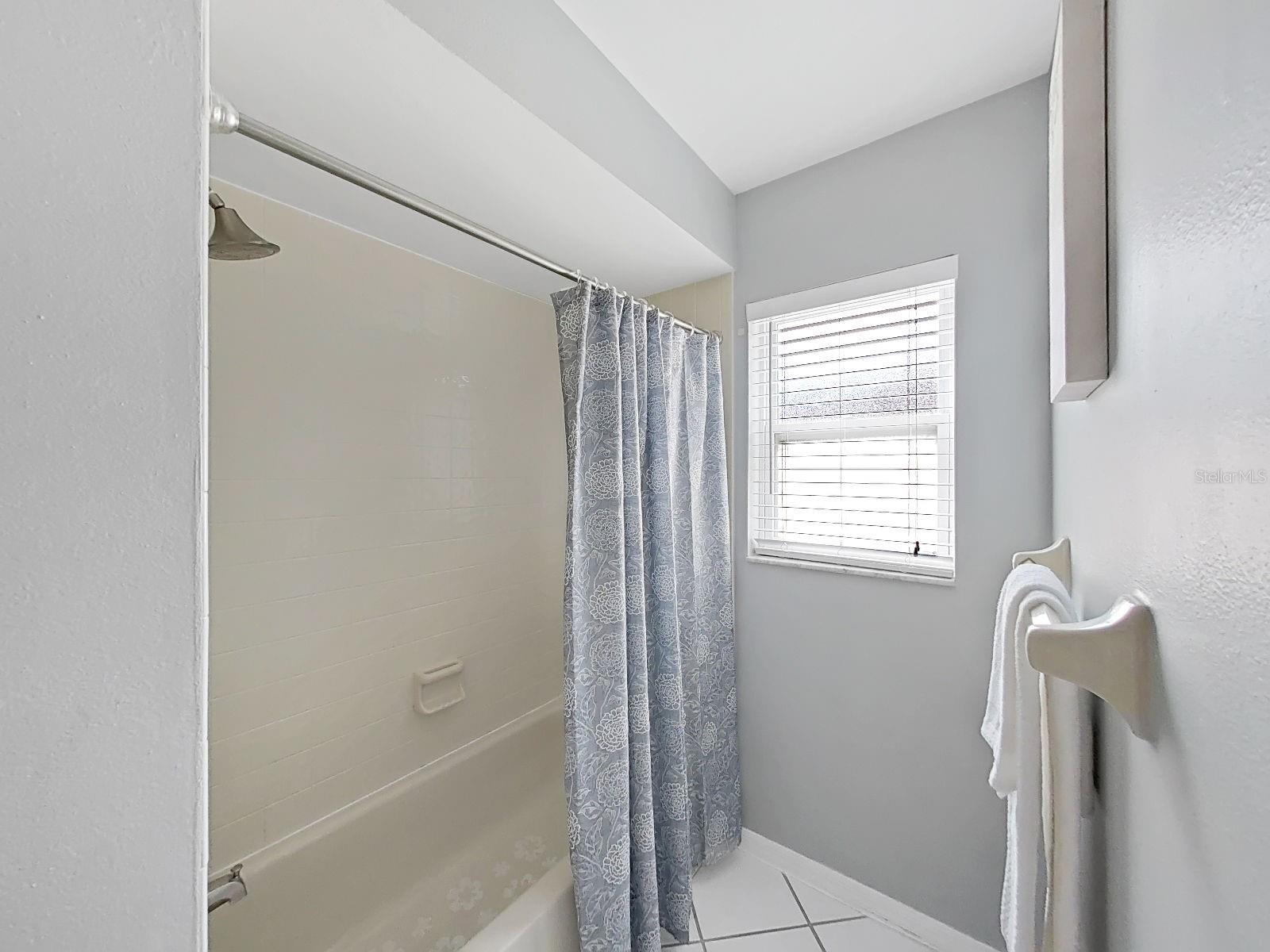 WHISPER LAKE SUB - Residential Lease