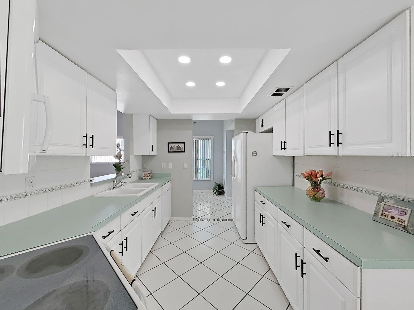 WHISPER LAKE SUB - Residential Lease