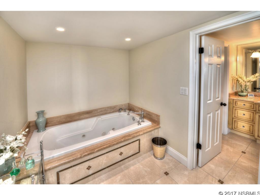 Aliki Forum - Residential