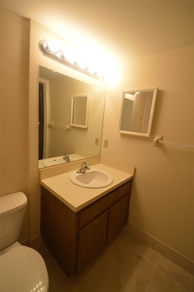 BAYWOOD MEADOWS PH 01 - Residential Lease