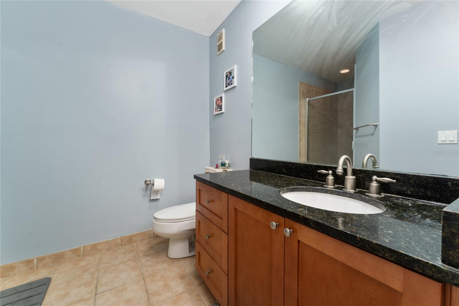 SIESTA LAGO CONDOS - Residential