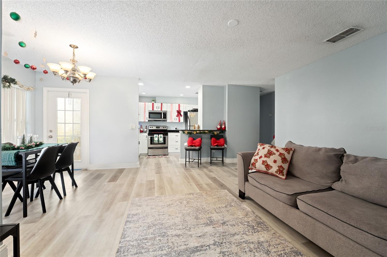 SIESTA LAGO CONDOS - Residential