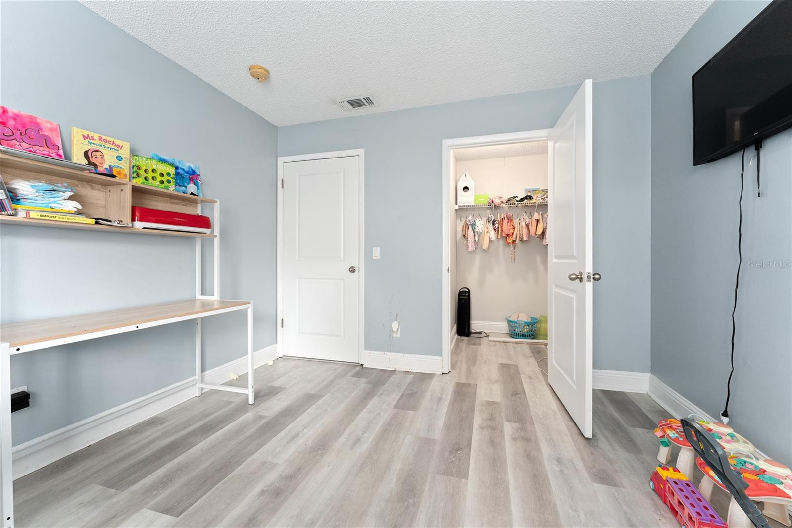 SIESTA LAGO CONDOS - Residential