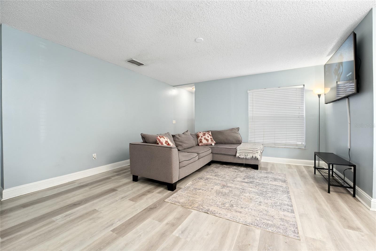 SIESTA LAGO CONDOS - Residential