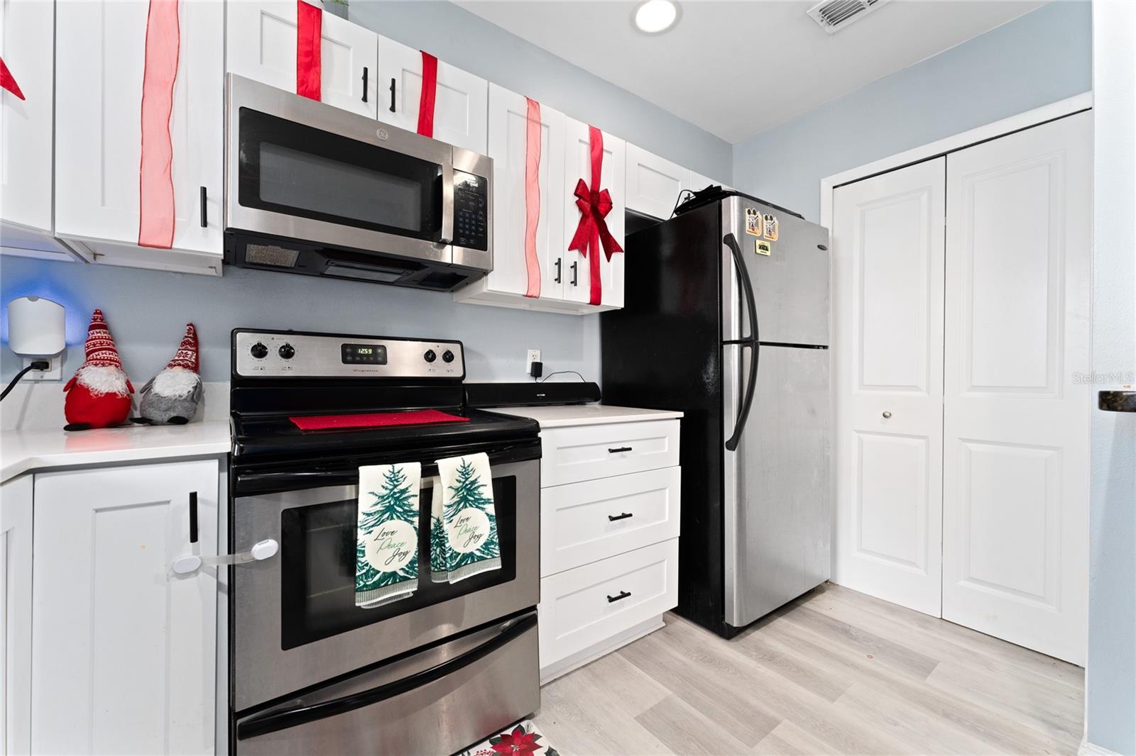 SIESTA LAGO CONDOS - Residential