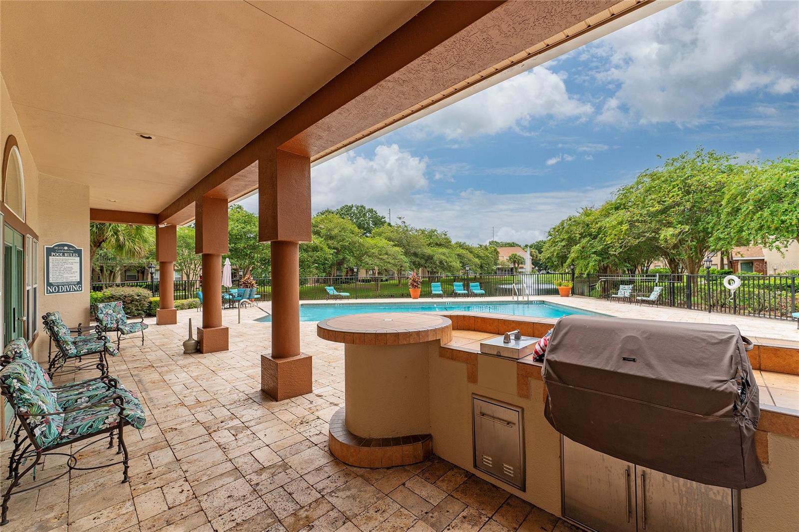 SIESTA LAGO CONDOS - Residential