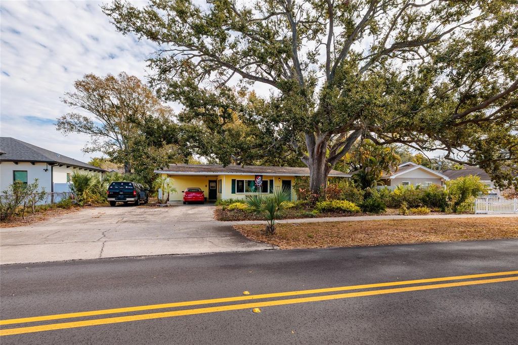 Photo of 2306 S Lois Avenue, Tampa, FL 33629 (MLS # TB8481115)