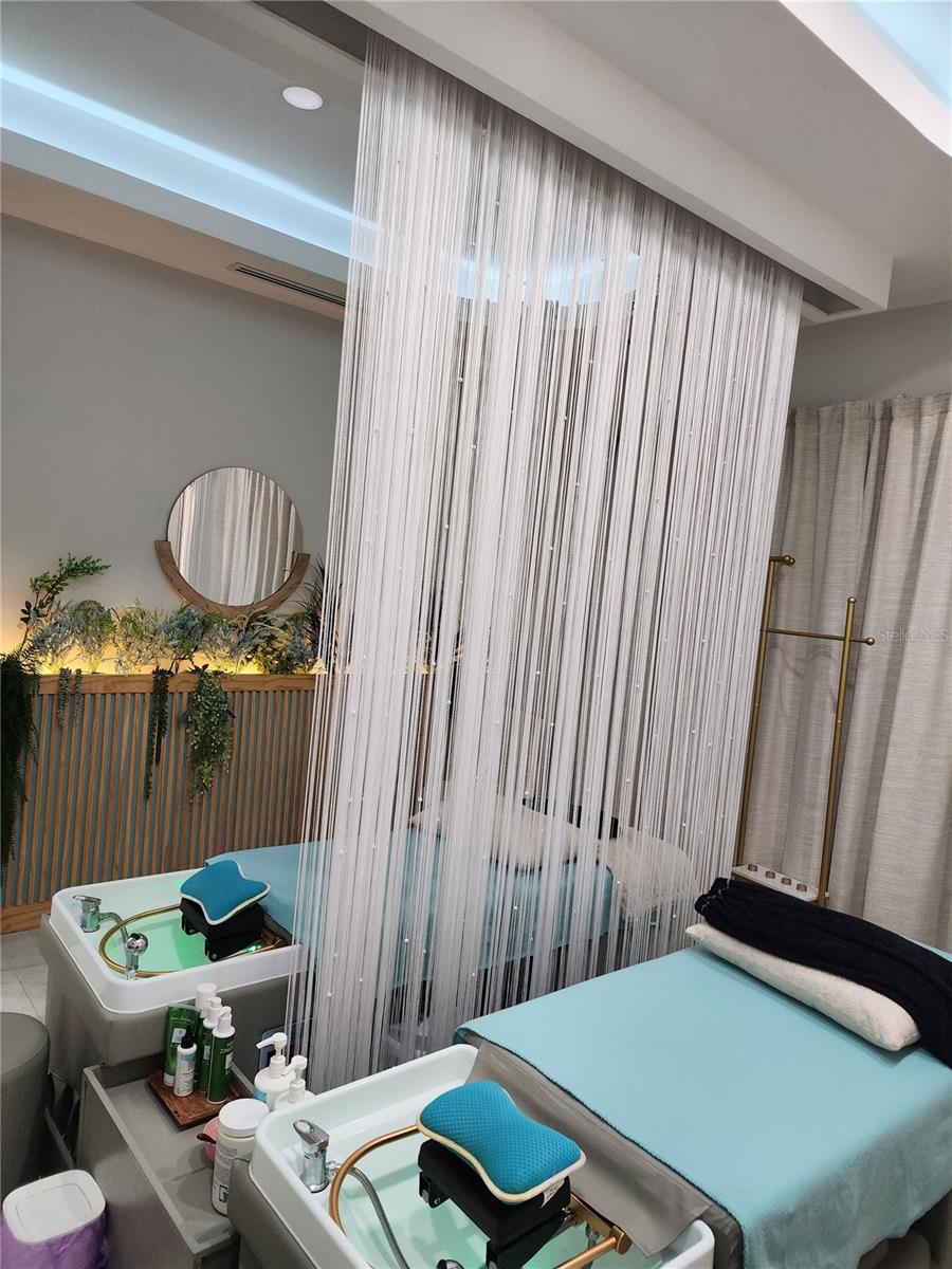 ONE CARROLLWOOD PLACE A CONDOM - Commercial Sale