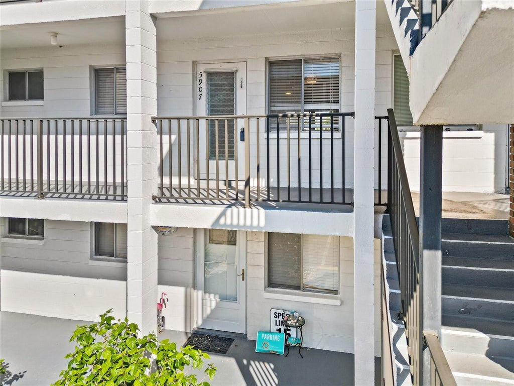 Photo of 5907 Garden Lane #H26, Bradenton, FL 34207 (MLS # A4709975)