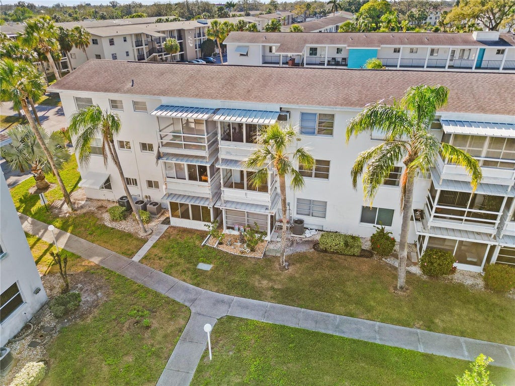 Photo of 5907 Garden Lane #H26, Bradenton, FL 34207 (MLS # A4709975)
