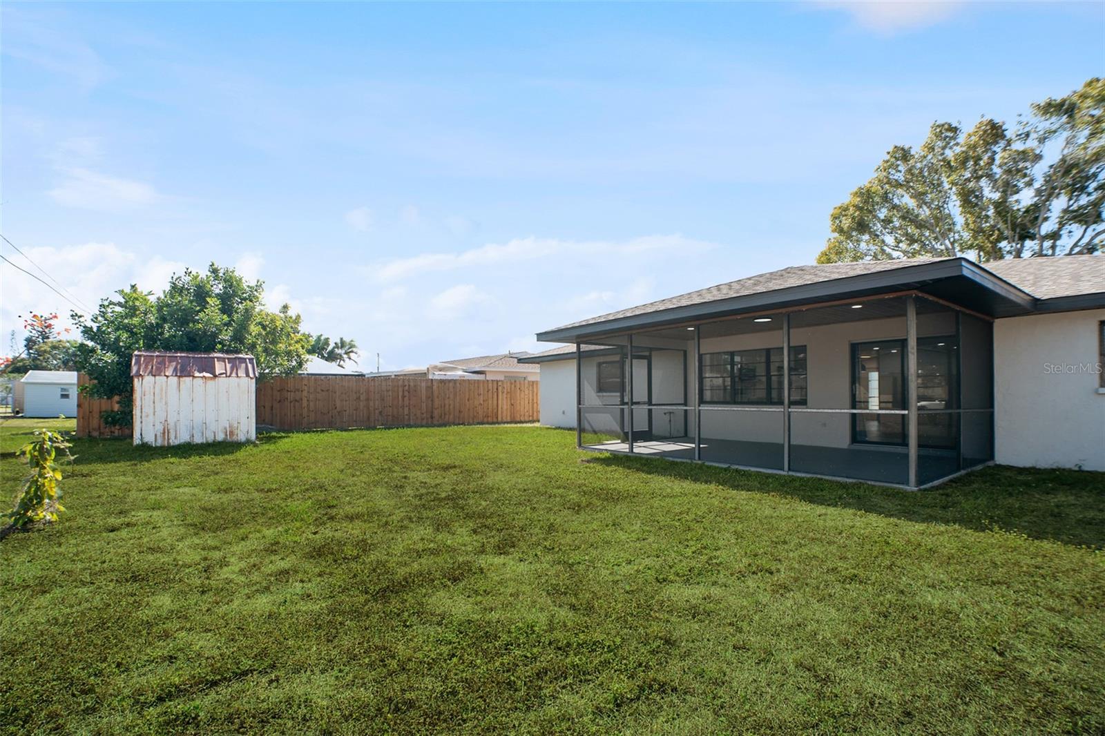 VENICE GARDENS - Residential