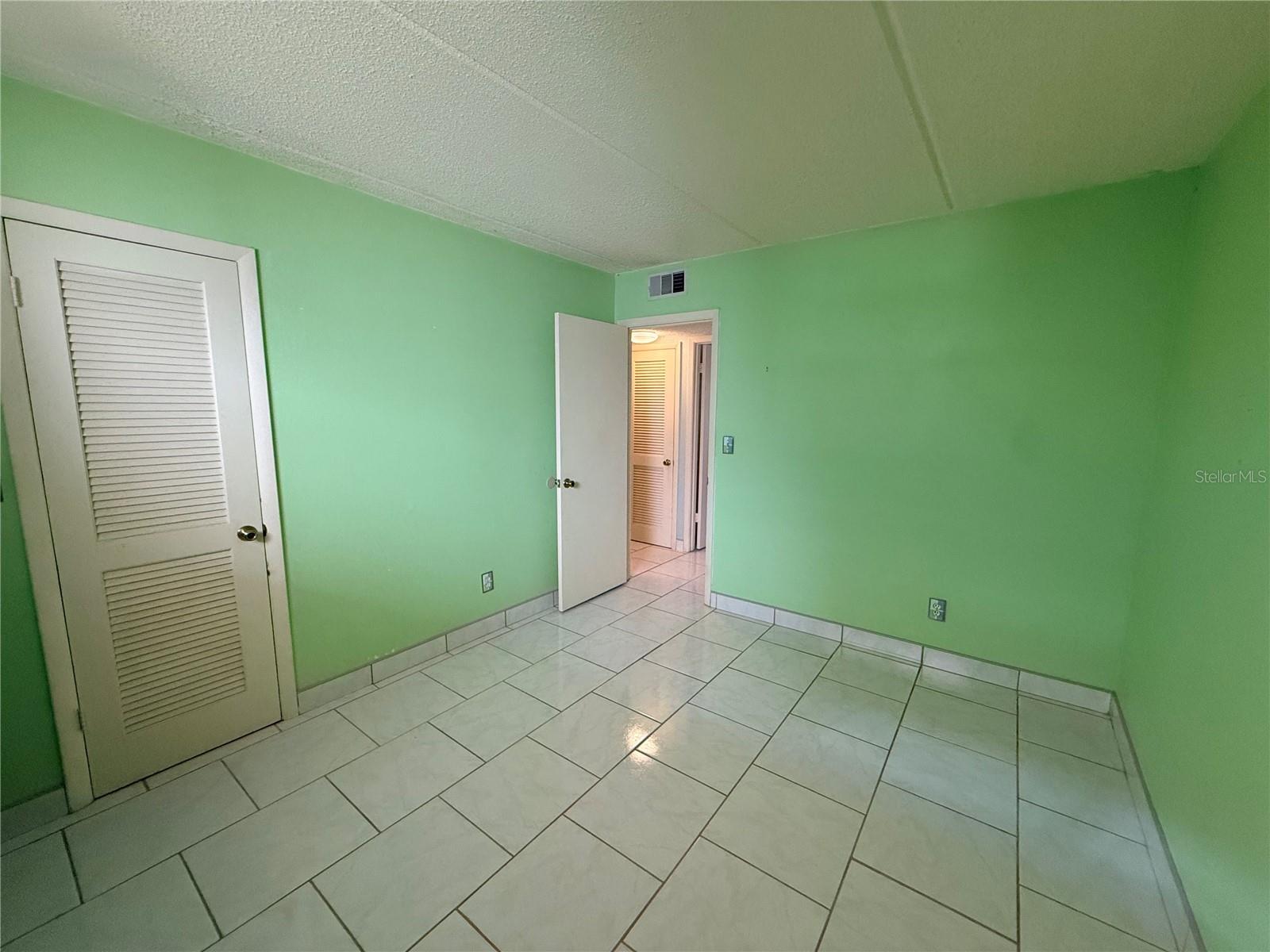 DELAND OAKS CONDO - Residential Lease