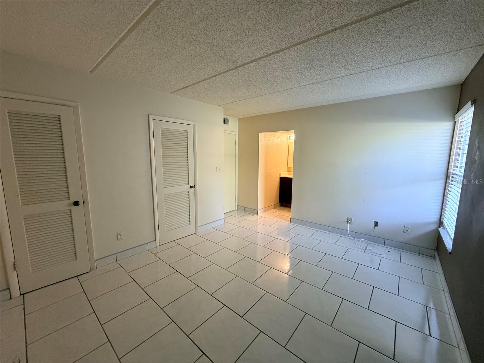 DELAND OAKS CONDO - Residential Lease