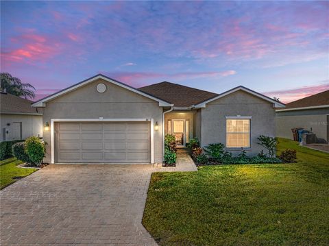 A home in LAKE WALES