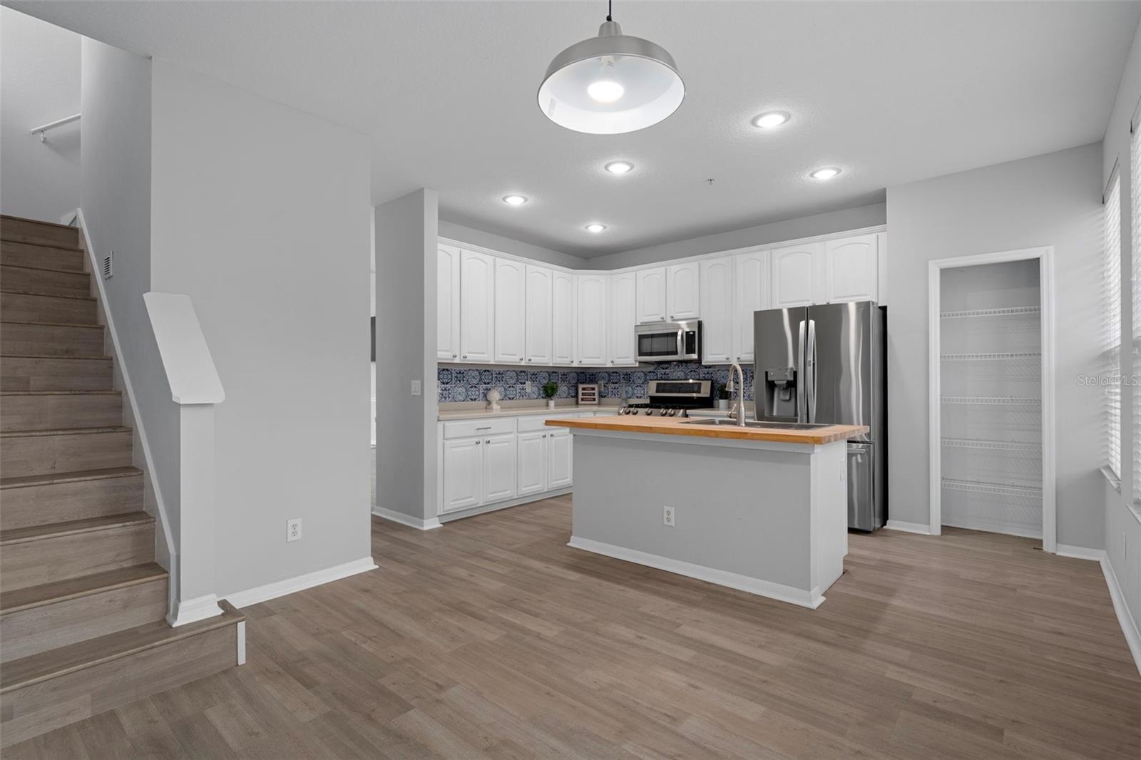 BAYSHORE POINTE TWNHMS PHAS - Residential