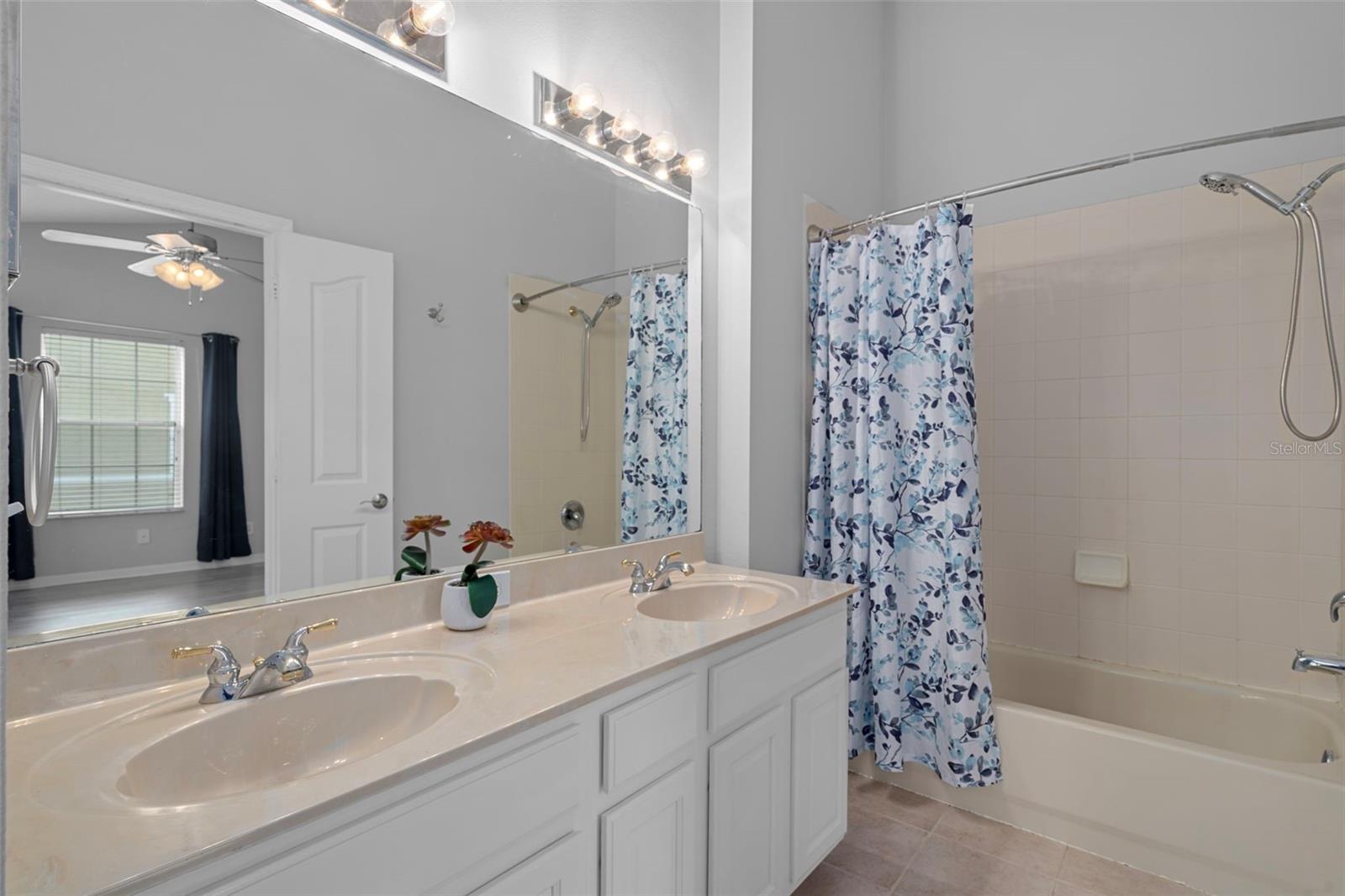 BAYSHORE POINTE TWNHMS PHAS - Residential