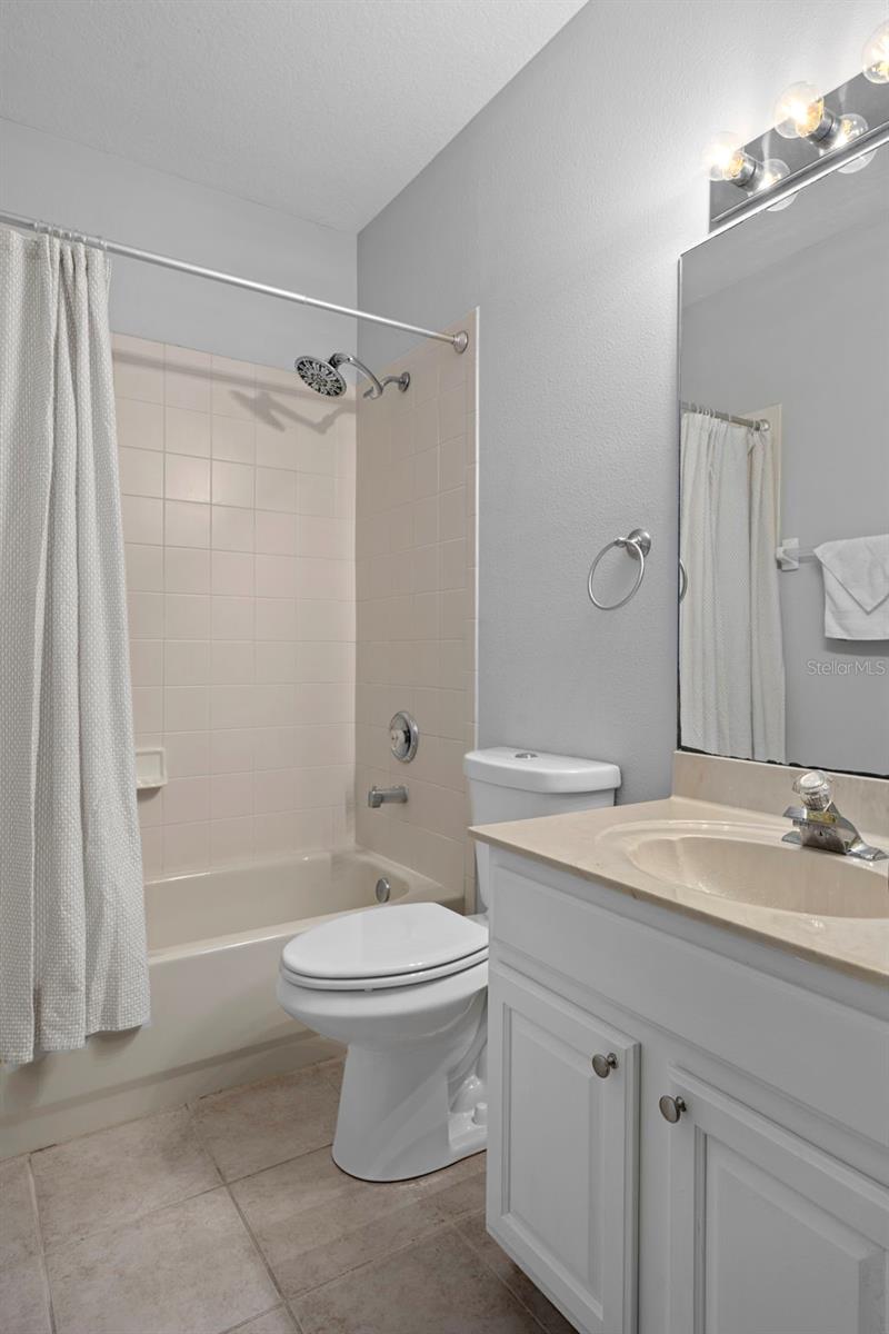 BAYSHORE POINTE TWNHMS PHAS - Residential