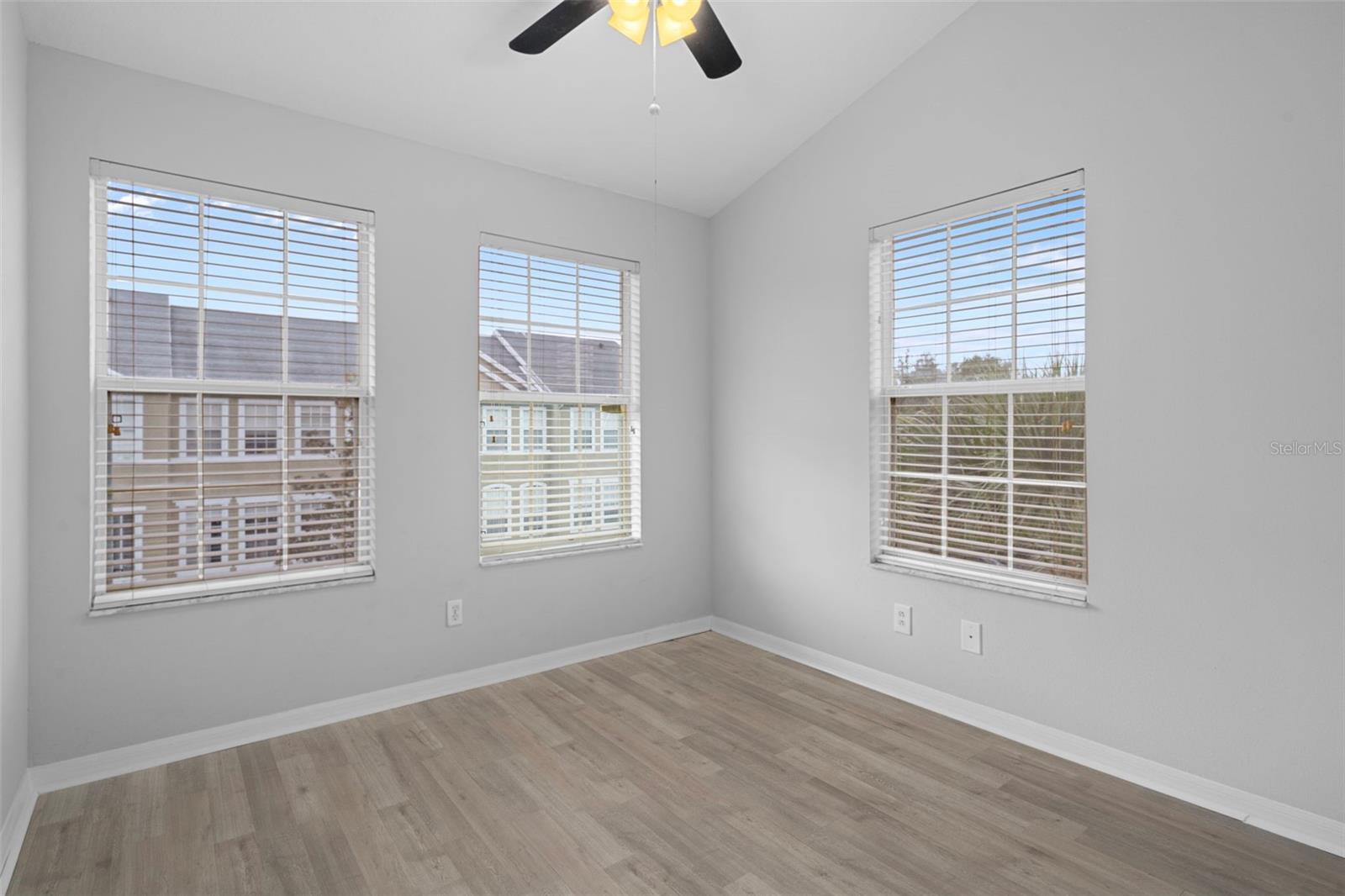 BAYSHORE POINTE TWNHMS PHAS - Residential