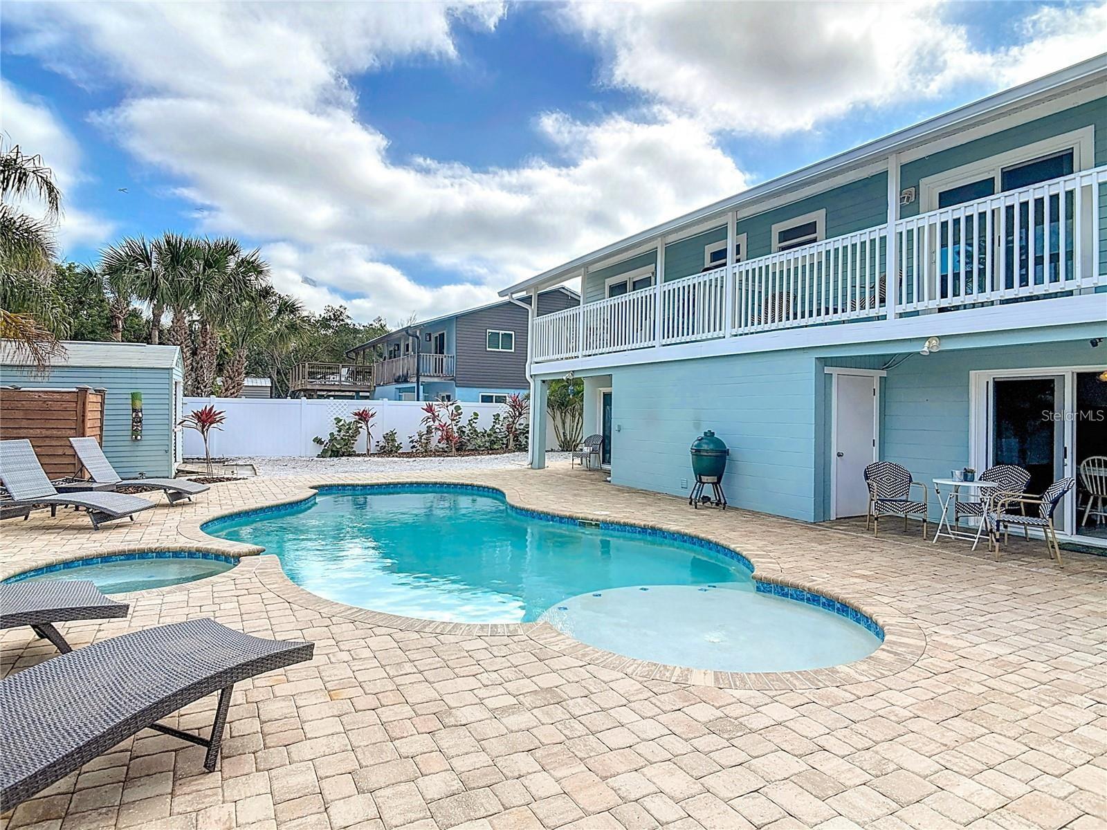 910 MAPLE STREET A & B