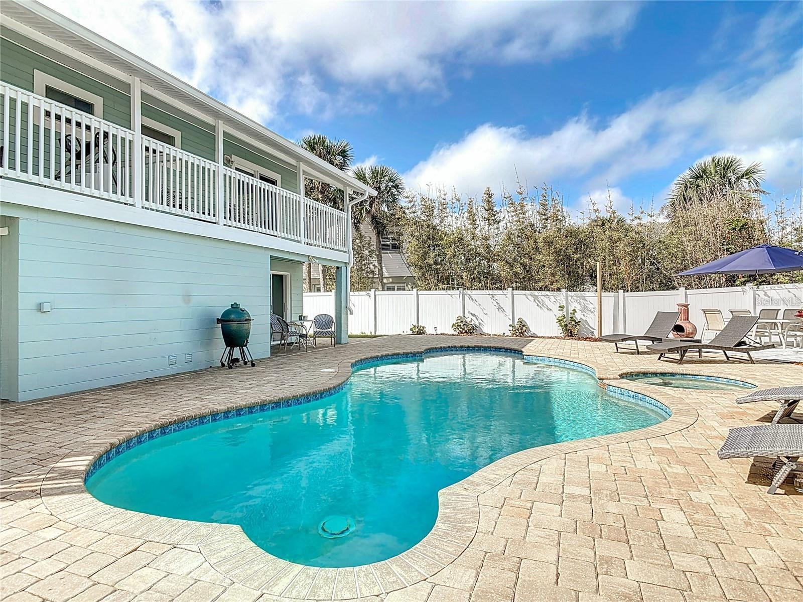 910 MAPLE STREET A & B