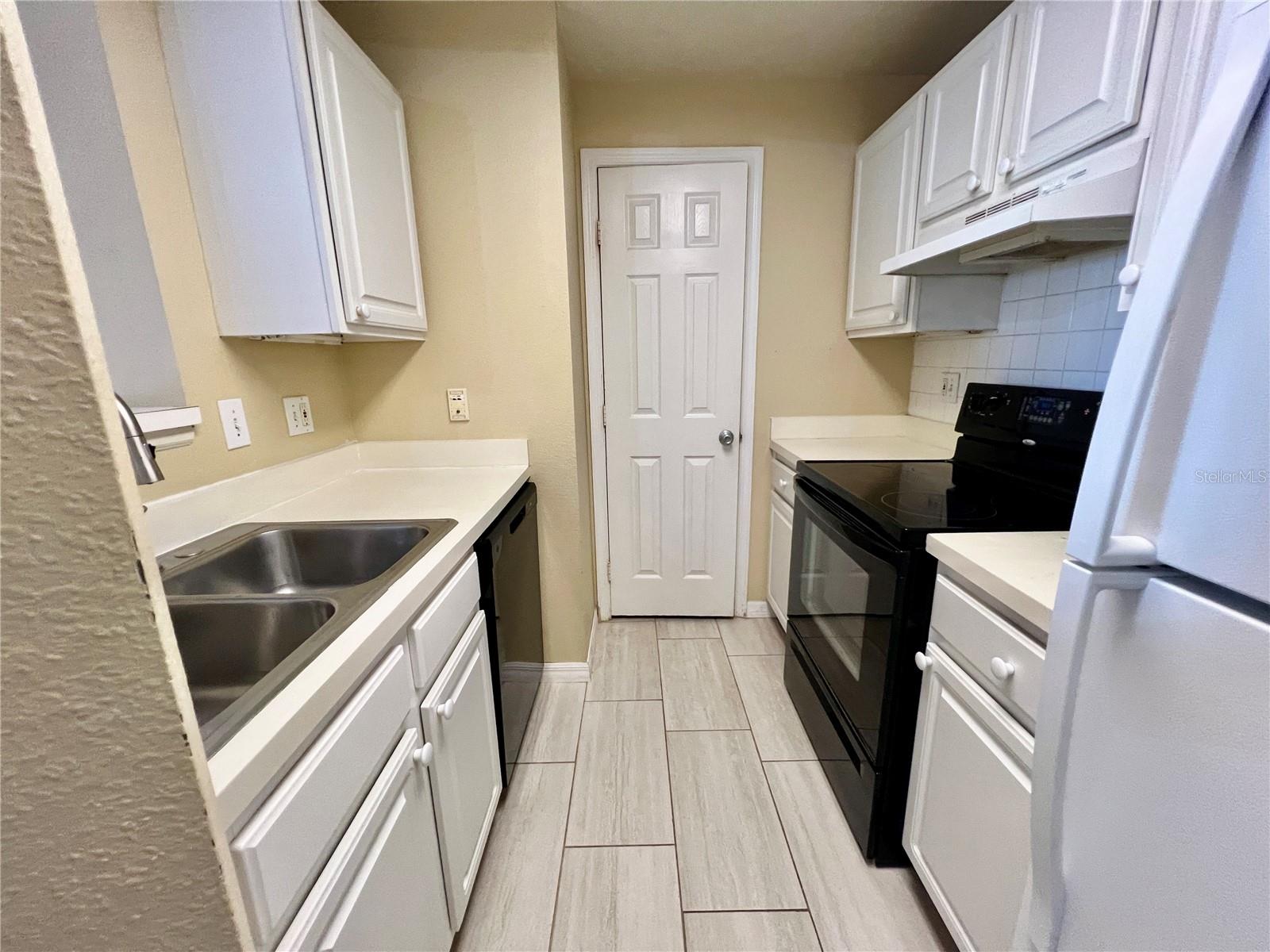 501 KNIGHTS RUN AVENUE 1330