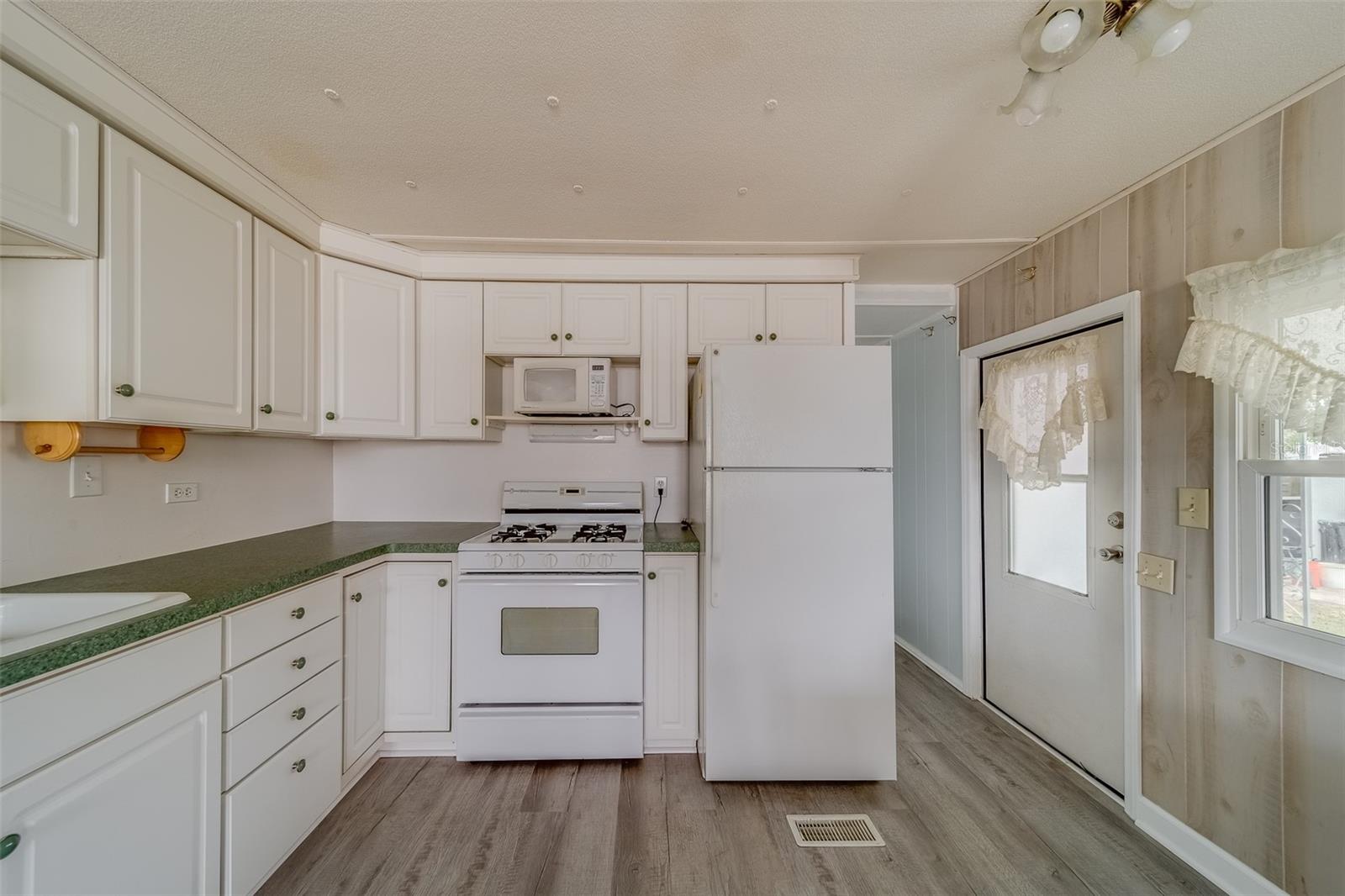 ZEPHYR SHORES UNREC - Residential