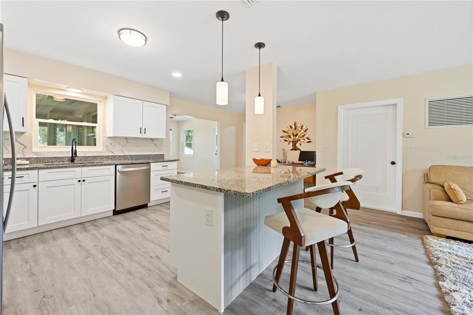 RAINBOW LAKES ESTATE - Residential