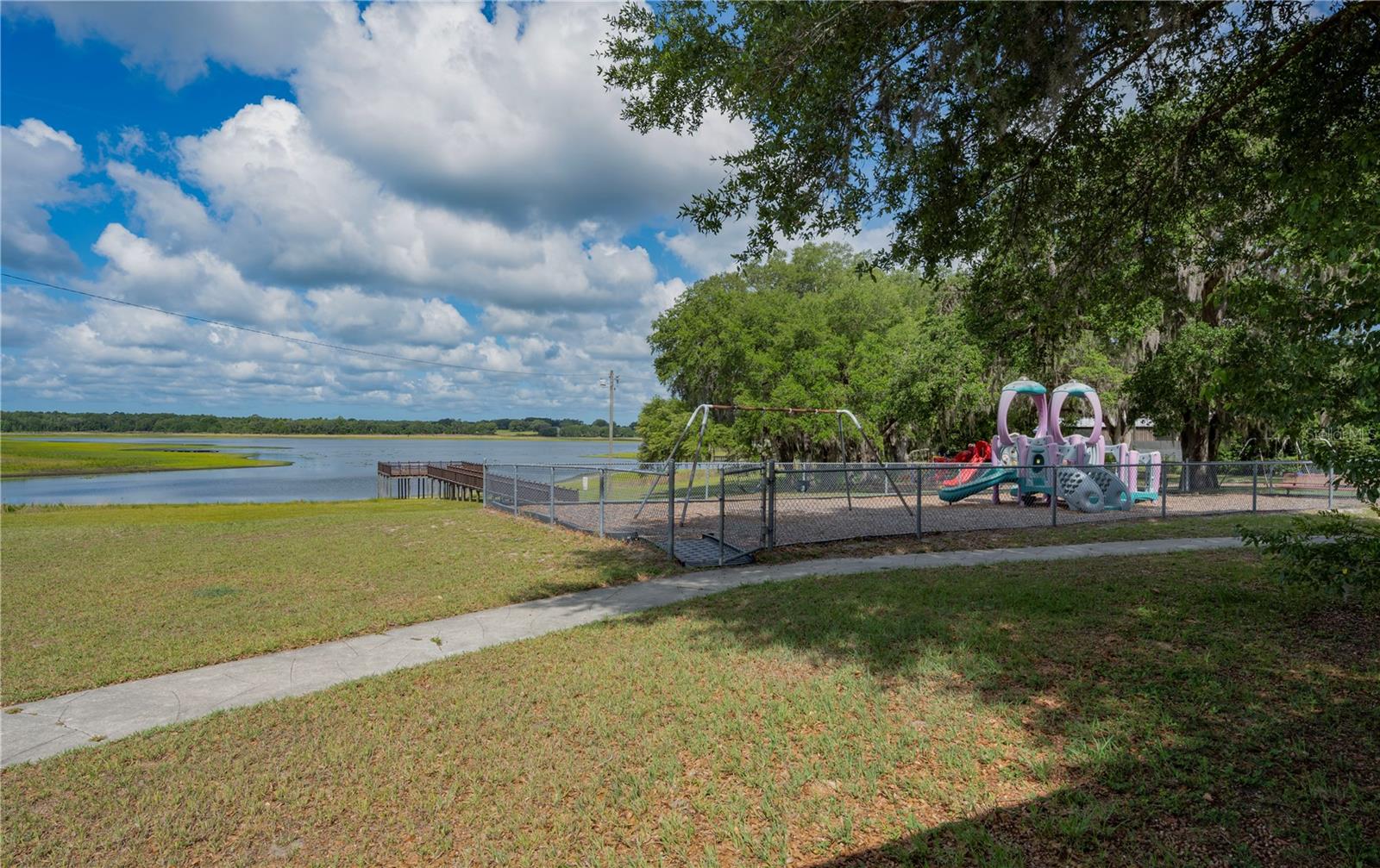 RAINBOW LAKES ESTATE - Residential