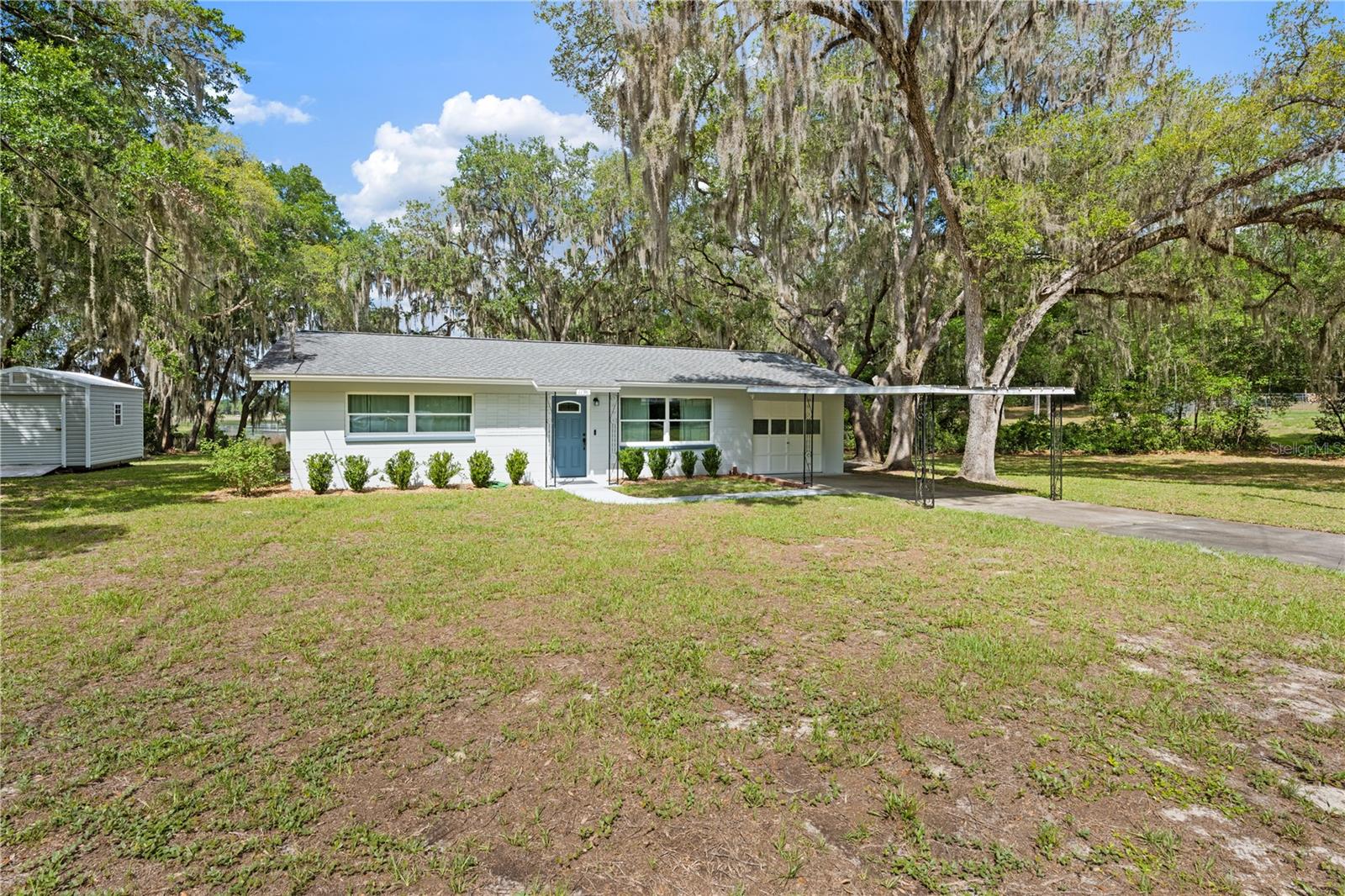 RAINBOW LAKES ESTATE - Residential
