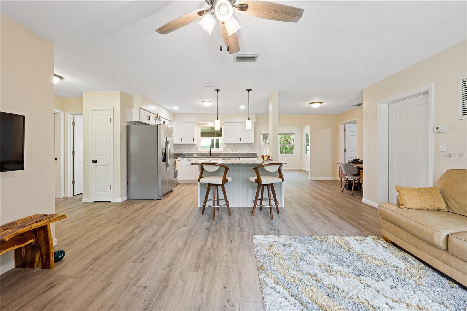 RAINBOW LAKES ESTATE - Residential