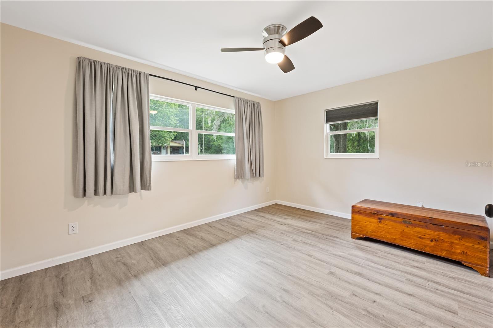 RAINBOW LAKES ESTATE - Residential