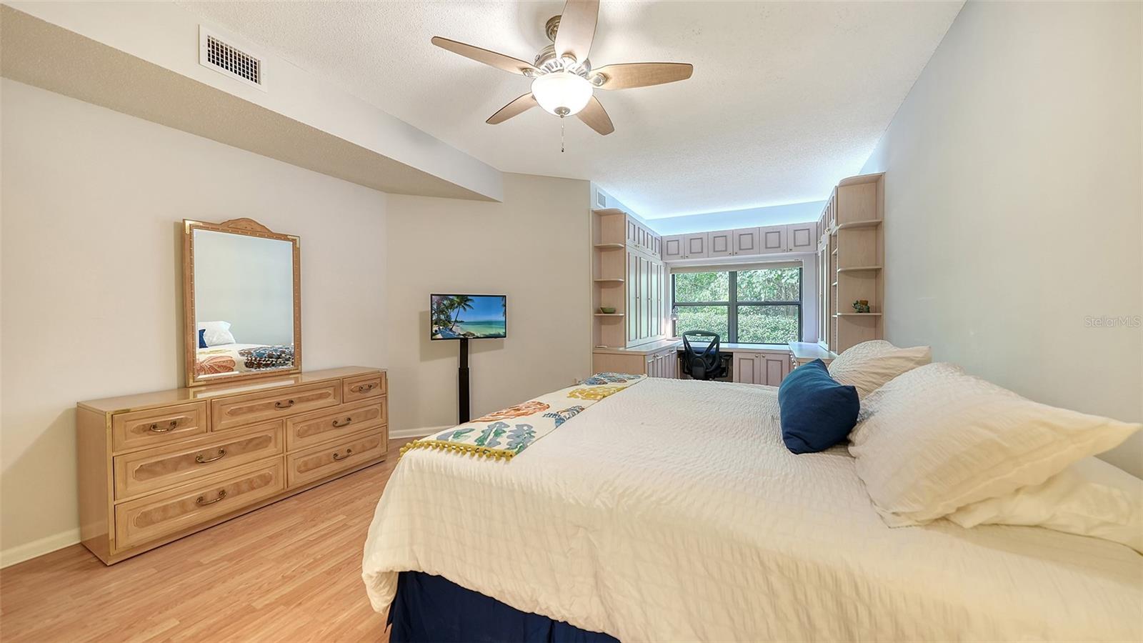 LANDINGS SOUTH IV - Residential