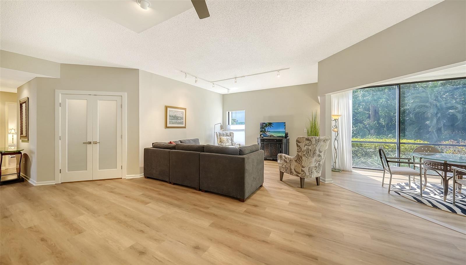 LANDINGS SOUTH IV - Residential