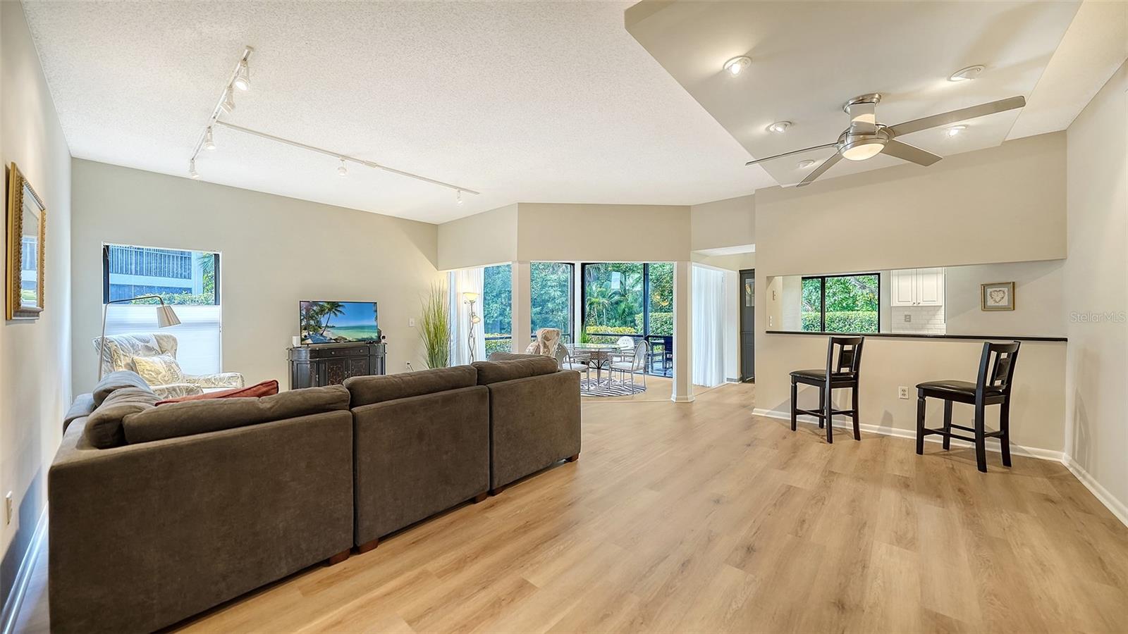 LANDINGS SOUTH IV - Residential