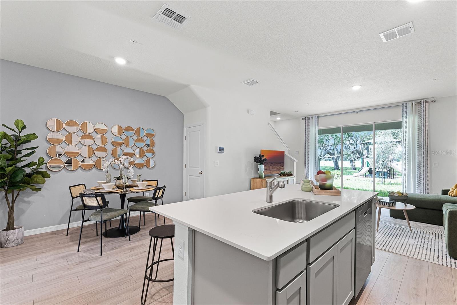 NONA WEST - Residential