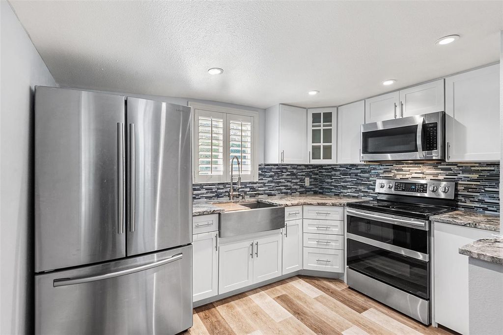 Photo of 1817 Beachway Ln, Odessa, FL 33556 (MLS # O6390423)