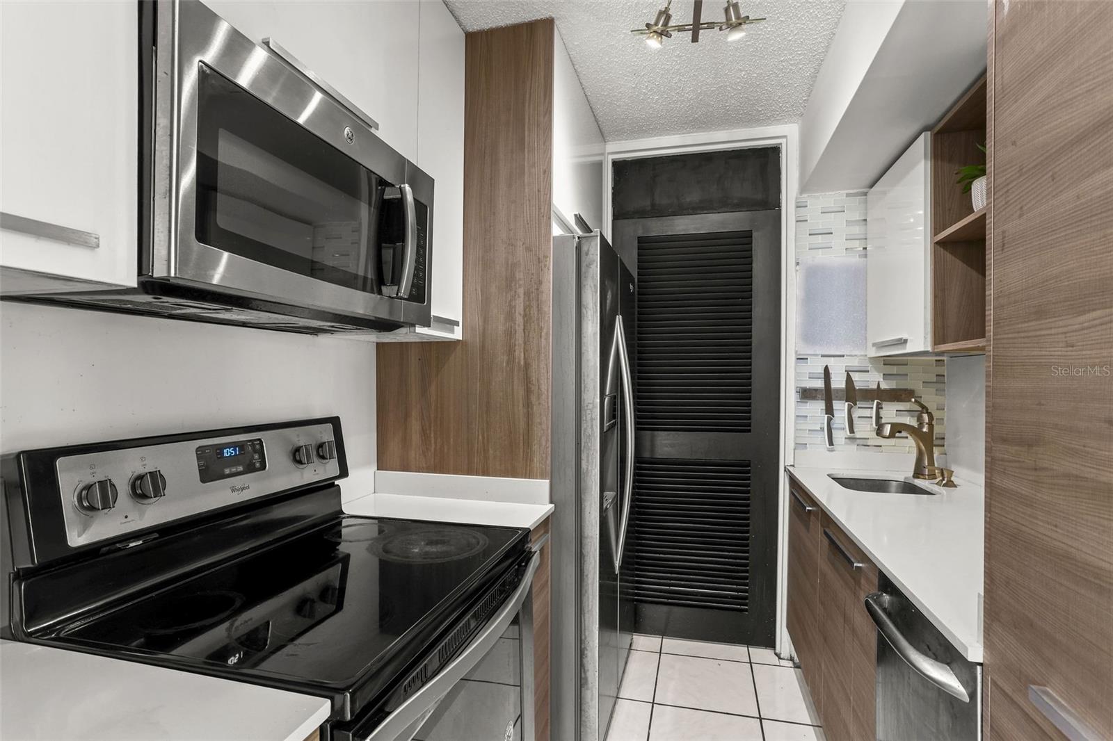 4837 ISLE VERDE 104