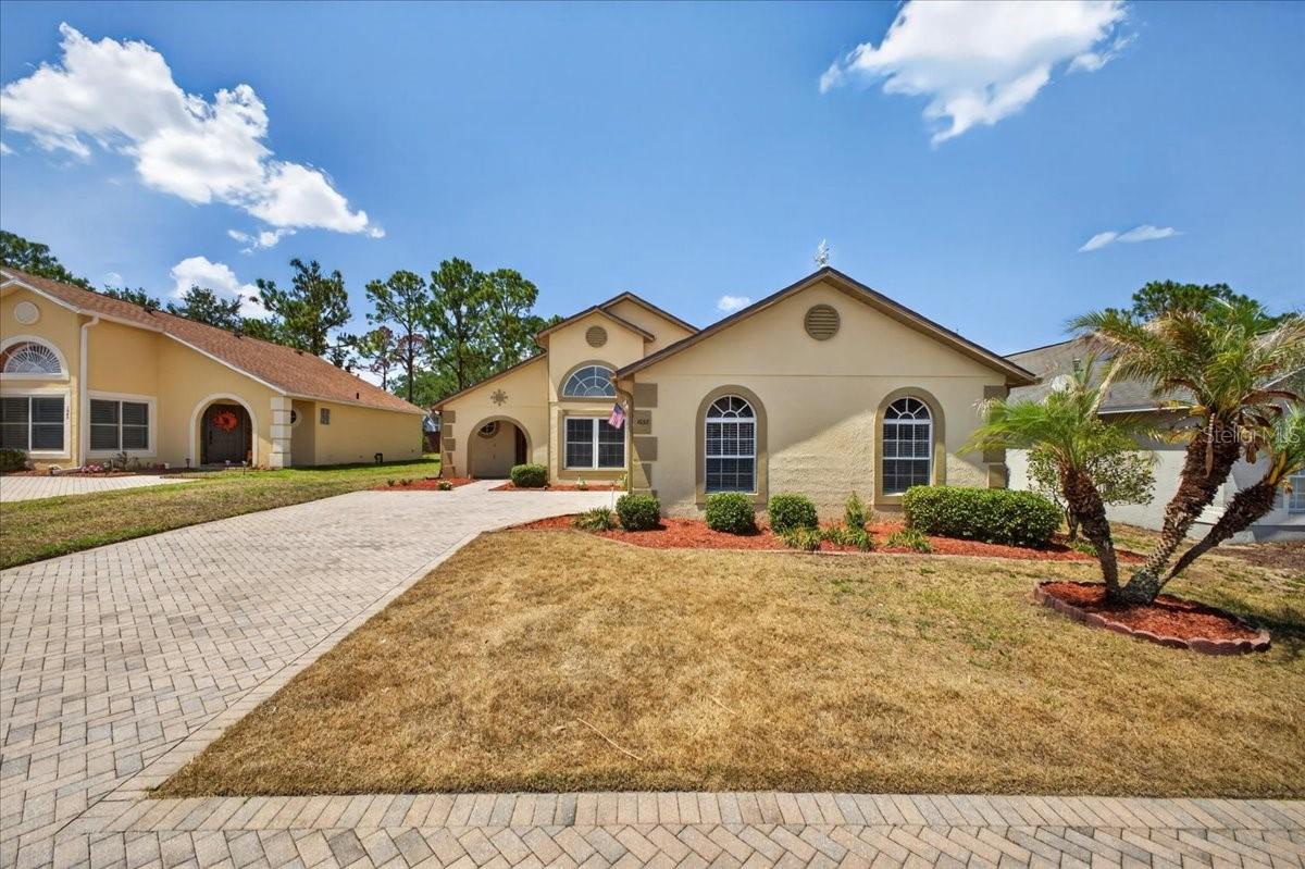 1033 KNIGHTSBRIDGE CIRCLE