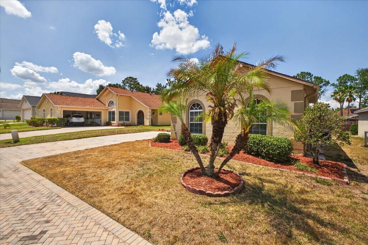 1033 KNIGHTSBRIDGE CIRCLE
