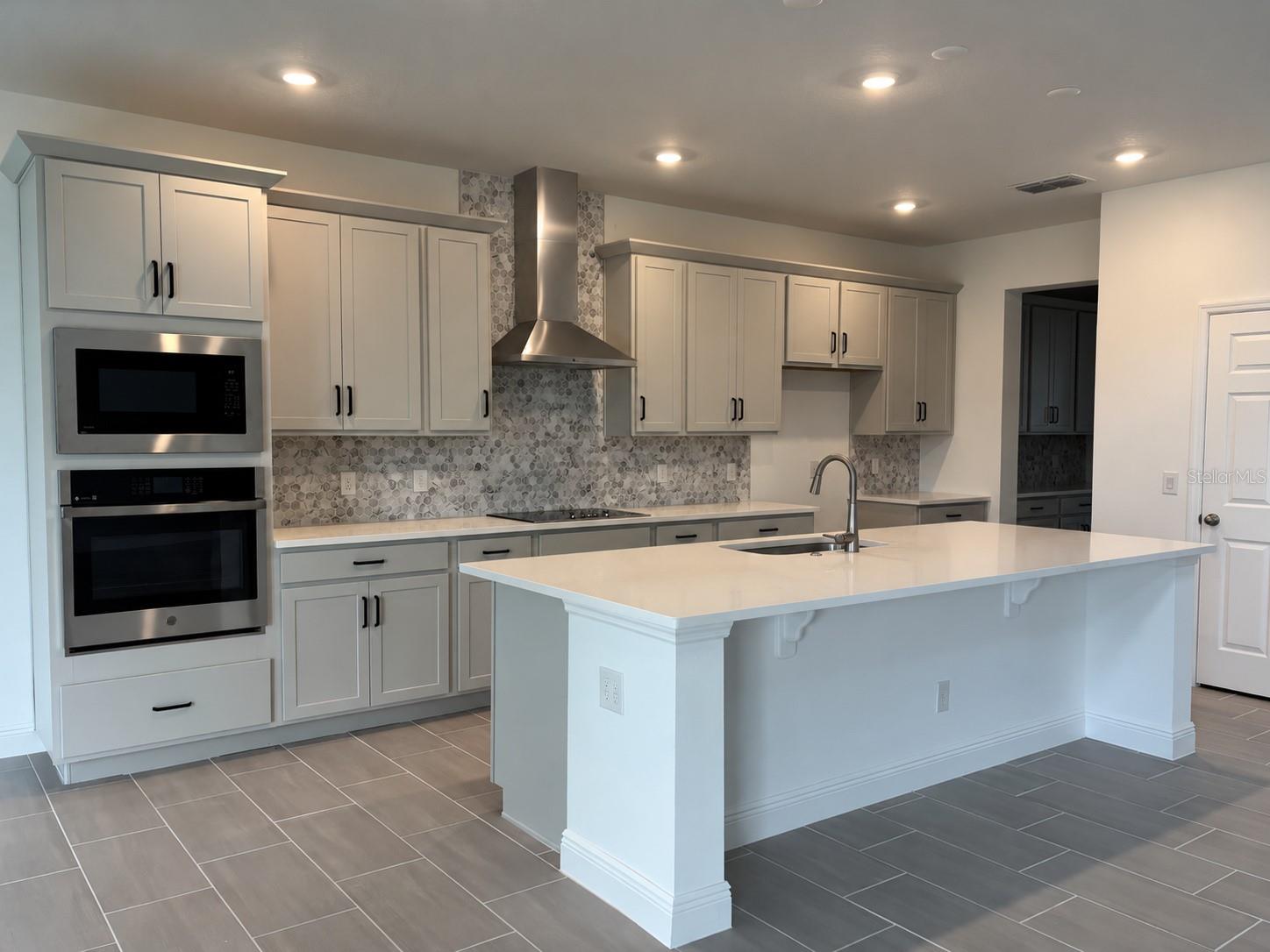 7028 ROLLING GARDENS LOOP